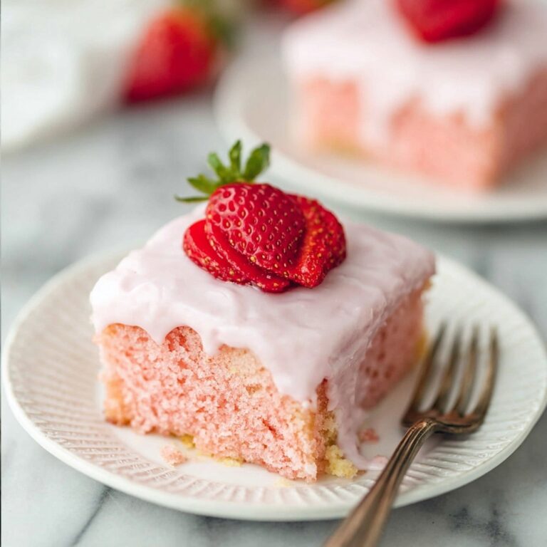 Fresh Strawberry Cake with Strawberry Cream Cheese Icing Recipe